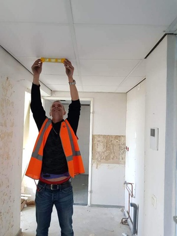 Installatie van het systeemplafond