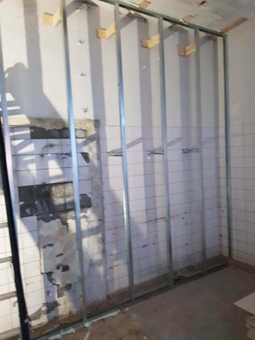 Montage van het gipsplaatframe.